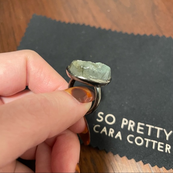 Daring Ring | So Pretty Cara Cotter | Raw Labradorite & Gunmetal | size 6 - Picture 4 of 6